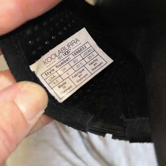 LIKE NEW KOOLABURRA BY UGG RAYCHEL SLIDE SANDAL IN BLACK SUEDE 6.5 - Picture 9 of 10